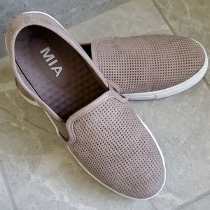 MIA Tan/Beige Perforated Platform Slip-On 7M